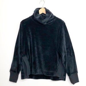 𝅺Athleta black velour, teddy turtle neck, long sleeve top